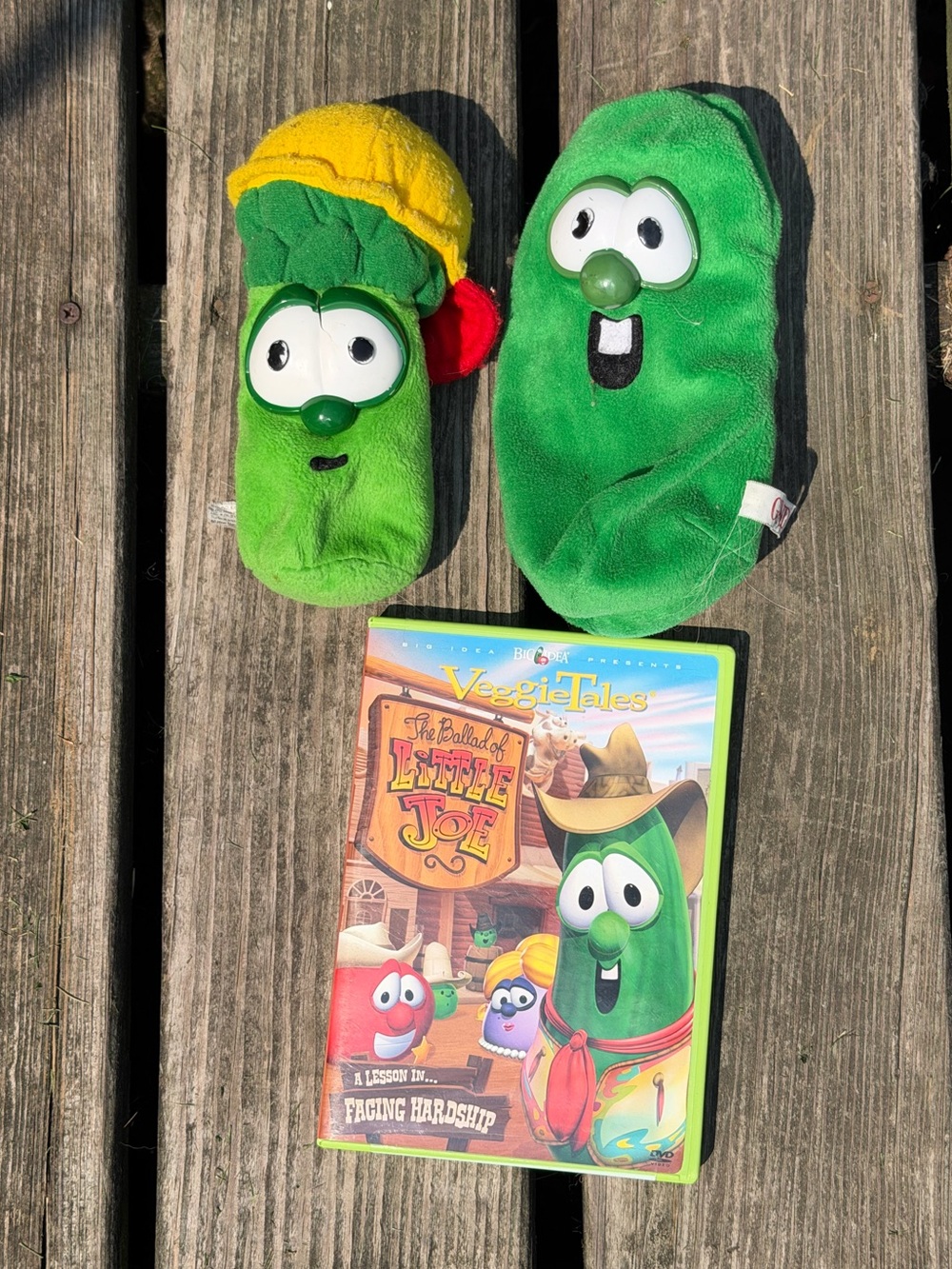 2 Vintage VeggieTales Plushies and Movie Bundle